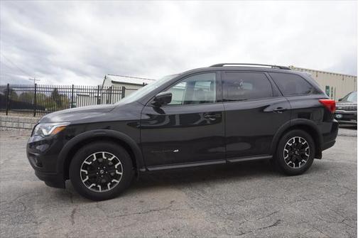 2019 Nissan Pathfinder SL