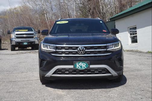 Deep Black Pearl 2022 Volkswagen Atlas Cross Sport 3.6L V6 SE w/Technology