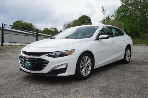 Summit White 2024 Chevrolet Malibu FWD 1LT