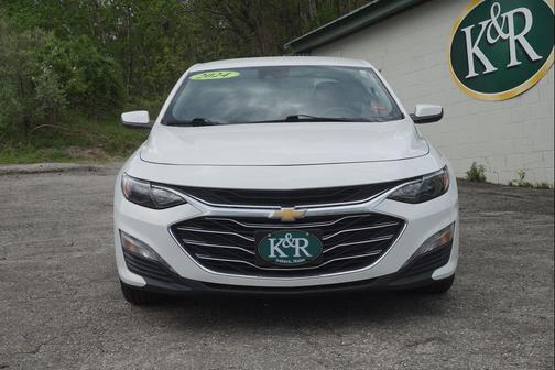 Summit White 2024 Chevrolet Malibu FWD 1LT