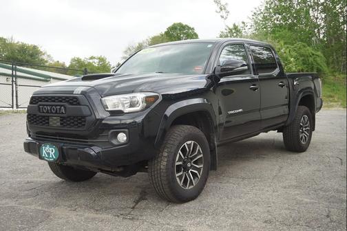 Midnight Black Metallic 2020 Toyota Tacoma TRD Sport