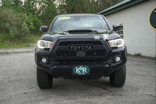 Midnight Black Metallic 2020 Toyota Tacoma TRD Sport