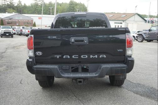 Midnight Black Metallic 2020 Toyota Tacoma TRD Sport