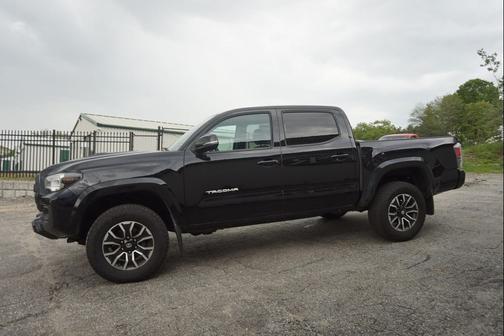 Midnight Black Metallic 2020 Toyota Tacoma TRD Sport