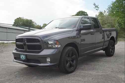 Granite Crystal Metallic Clearcoat 2019 RAM 1500 Express