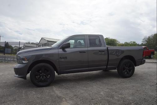 Granite Crystal Metallic Clearcoat 2019 RAM 1500 Express