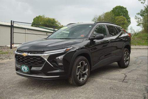 Mosaic Black Metallic 2024 Chevrolet Trax LT