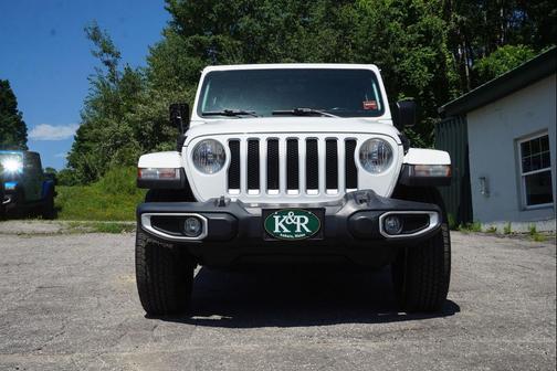 Bright White Clearcoat 2021 Jeep Wrangler Unlimited Sahara