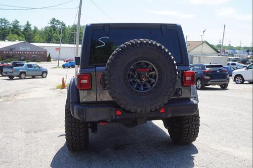 Granite Crystal Metallic Clearcoat 2020 Jeep Wrangler Rubicon