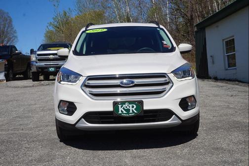 White Platinum Metallic Tri-Coat 2019 Ford Escape SEL