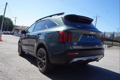 Aruba Green 2023 Kia Sorento SX