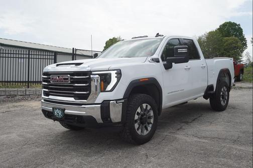 Summit White 2025 GMC Sierra 2500 SLE
