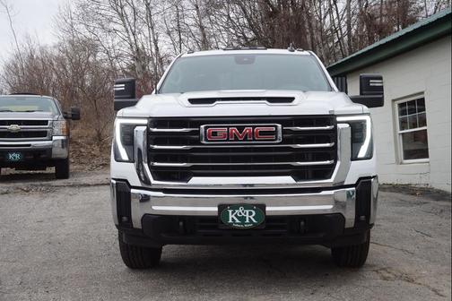 Summit White 2025 GMC Sierra 2500 SLE
