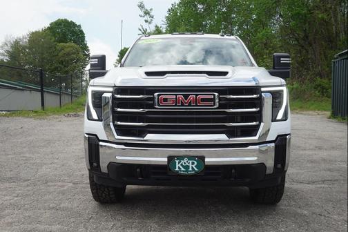 Summit White 2025 GMC Sierra 2500 SLE