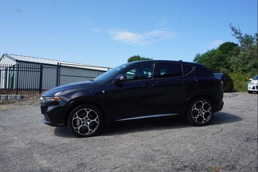 Alfa Black 2024 Alfa Romeo Tonale Ti EAWD