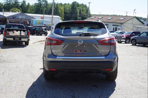 2022 Nissan Rogue Sport SV