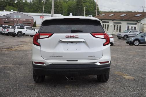 White Frost Tricoat 2022 GMC Terrain SLT