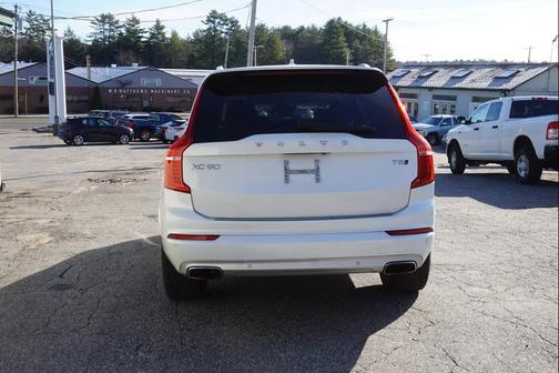 2021 Volvo XC90 T5 Momentum