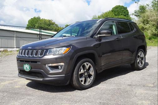 Granite Crystal Metallic Clearcoat 2018 Jeep Compass Limited