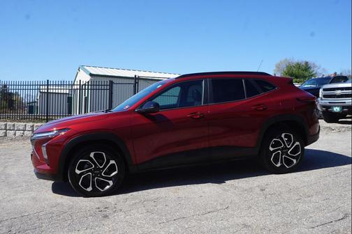 Crimson Metallic 2025 Chevrolet Trax FWD 2RS