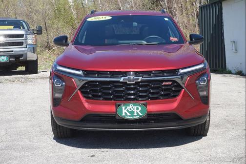 Crimson Metallic 2025 Chevrolet Trax FWD 2RS