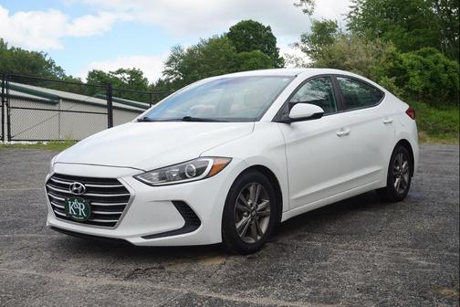 Quartz White Pearl 2017 Hyundai ELANTRA SE