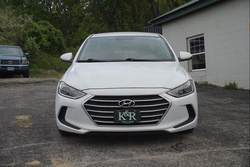 Quartz White Pearl 2017 Hyundai ELANTRA SE