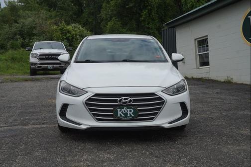 Quartz White Pearl 2017 Hyundai ELANTRA SE