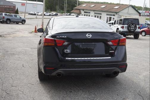 Super Black 2021 Nissan Altima SR Intelligent AWD