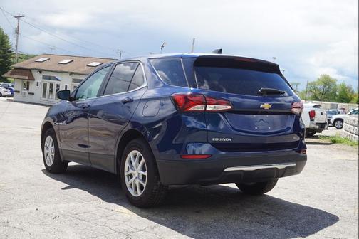 Blue Glow Metallic 2022 Chevrolet Equinox 1LT