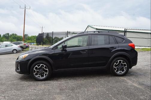 Crystal Black Silica 2017 Subaru Crosstrek 2.0i Premium