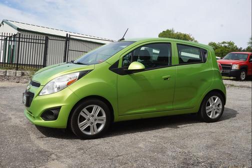 Lime 2014 Chevrolet Spark LS