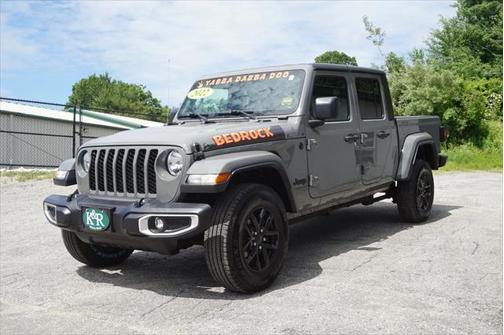 2022 Jeep Gladiator Sport S