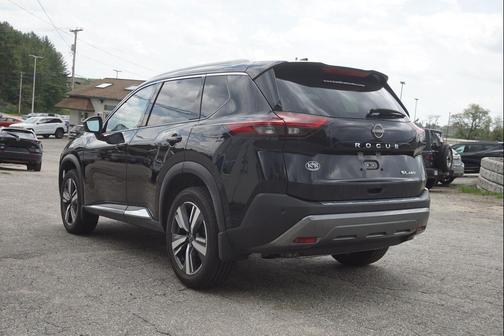 Super Black 2023 Nissan Rogue SL