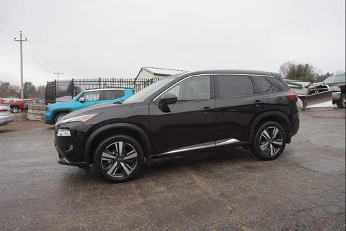 2023 Nissan Rogue SL