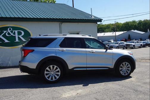 Iconic Silver Metallic 2021 Ford Explorer Limited