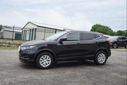 Magnetic Black Pearl 2020 Nissan Rogue Sport S