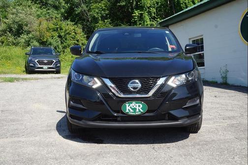 Magnetic Black Pearl 2020 Nissan Rogue Sport S