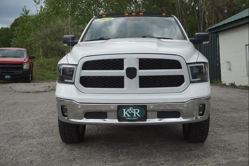 Bright White Clearcoat 2019 RAM 1500 Big Horn