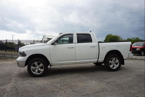 Bright White Clearcoat 2019 RAM 1500 Big Horn