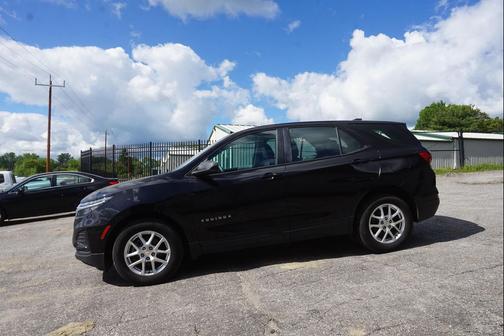 Mosaic Black Metallic 2022 Chevrolet Equinox LS