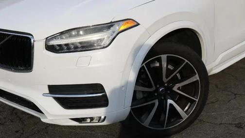 2018 Volvo XC90 T6 Momentum