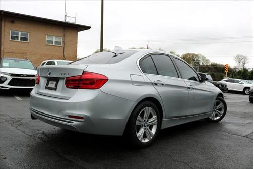 2018 BMW 330 330i Sedan