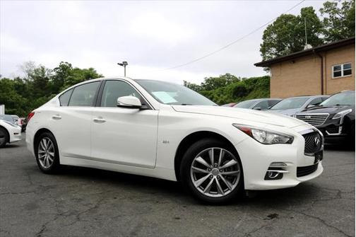 2017 INFINITI Q50 Base