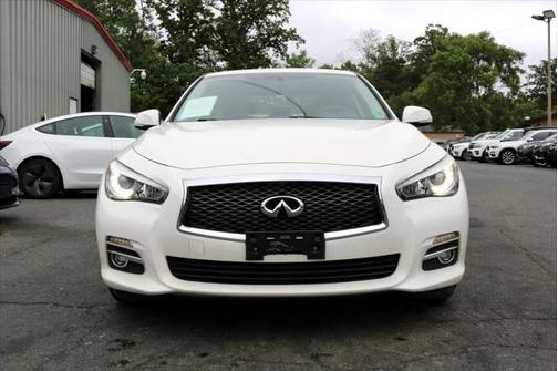 2017 INFINITI Q50 Base
