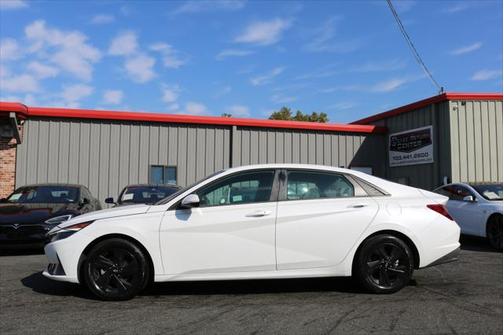 2021 Hyundai ELANTRA SEL
