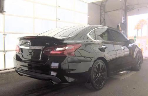 Super Black 2017 Nissan Altima 2.5 SR