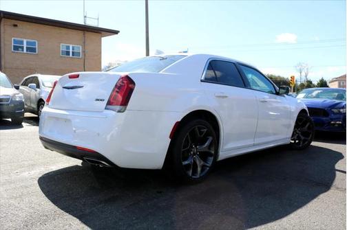 2021 Chrysler 300 Touring