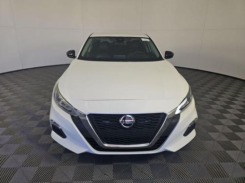 2020 Nissan Altima SR FWD