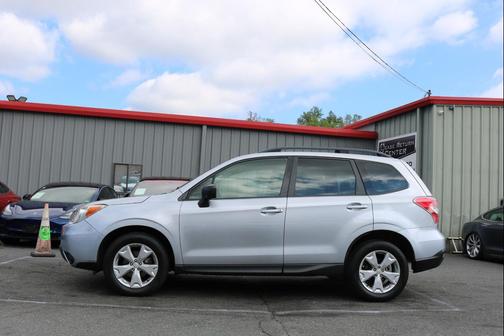 2015 Subaru Forester 2.5i